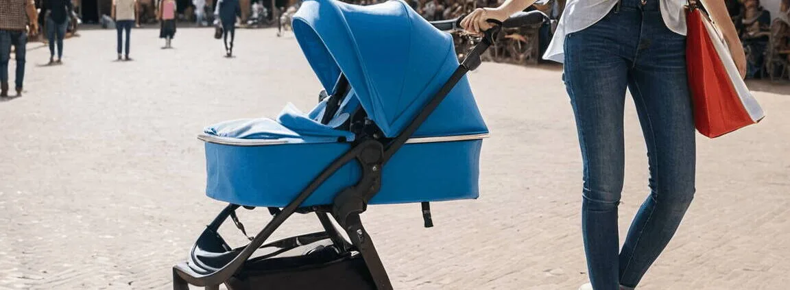 Jemaa el-Fna bezoeken met een baby in de kinderwagen